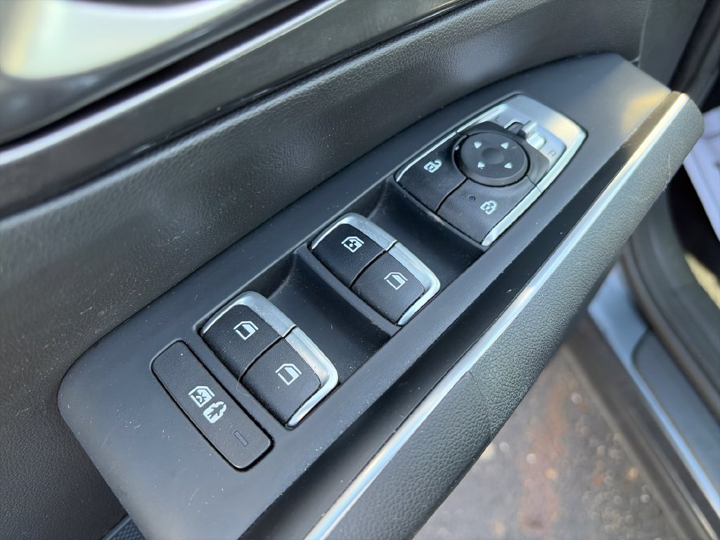 Used 2023 Kia Sorento LX AWD/4WD image 16