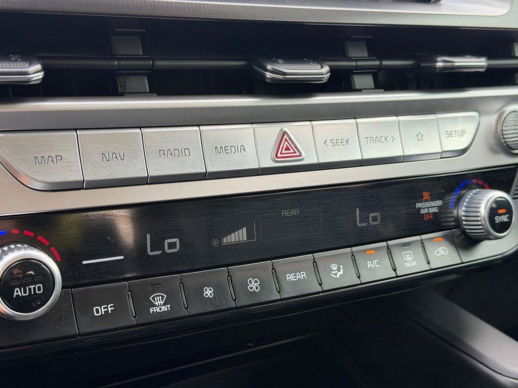 Used 2024 Kia Telluride LX FWD image 24