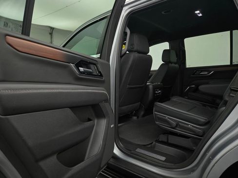 Used 2025 GMC Yukon Denali image 41