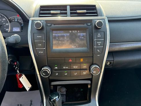 Used 2015 Toyota Camry LE FWD image 26