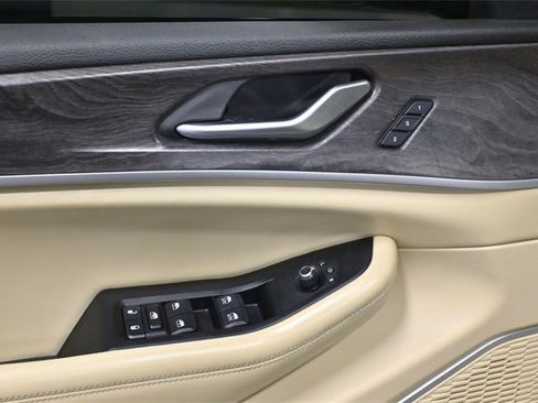 Used 2023 Jeep Grand Cherokee 4xe image 17