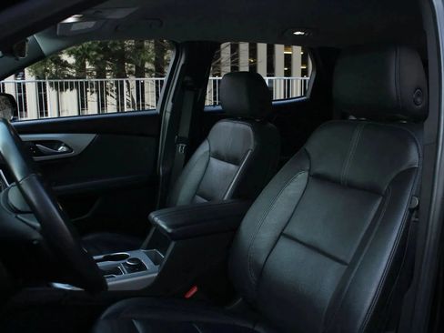 Used 2019 Chevrolet Blazer LT w/ Sound & Technology Package FWD image 16