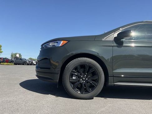 Used 2024 Ford Edge SE w/ Black Appearance Package AWD/4WD image 11