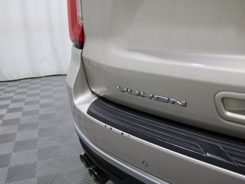 Used 2023 GMC Yukon XL Denali RWD image 30