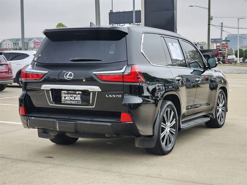 Used 2020 Lexus LX 570 4WD w/ Luxury Package image 7