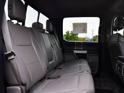 Used 2015 Ford F150 Lariat w/ Equipment Group 501A Mid AWD/4WD image 17