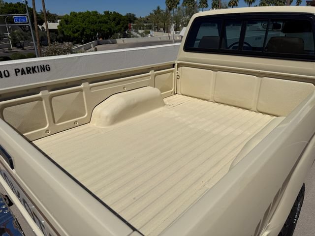 Used 1987 Toyota Pickup 4x4 Regular Cab image 29