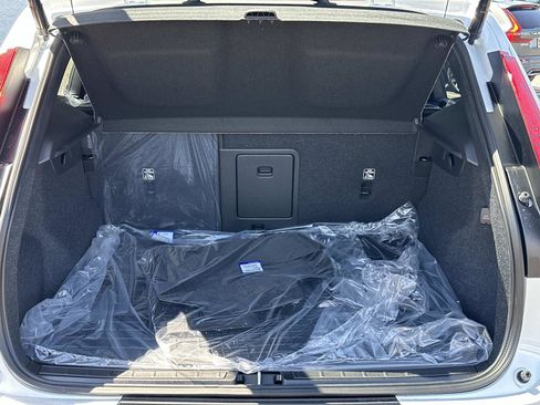 New 2026 Volvo XC40 B5 Ultra w/ Climate Package image 18