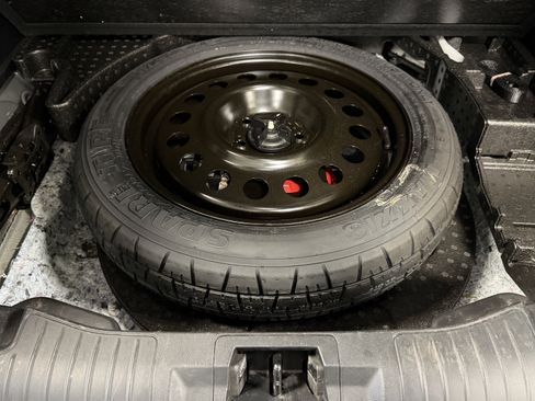 Used 2025 Ford Escape Platinum image 26