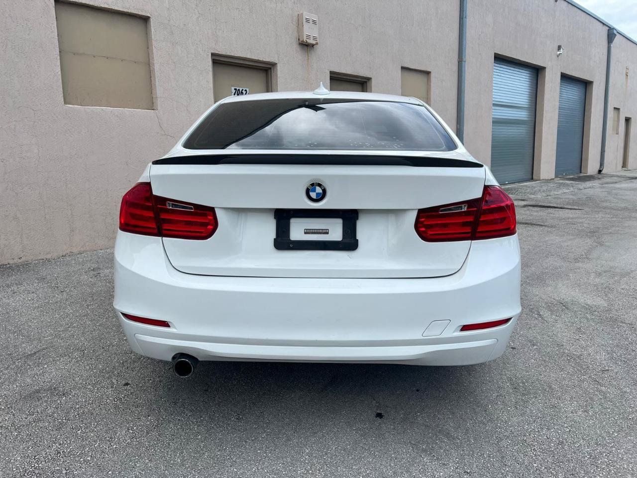 Used 2014 BMW 320i Sedan RWD image 19