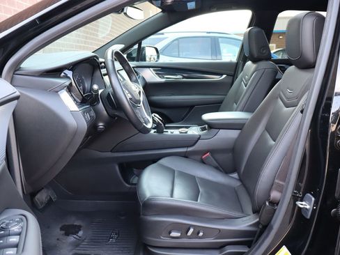 Used 2024 Cadillac XT5 Premium Luxury w/ LPO, Floor Liner Package AWD/4WD image 12