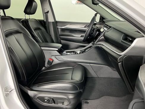 Used 2023 Jeep Grand Cherokee L Limited image 33