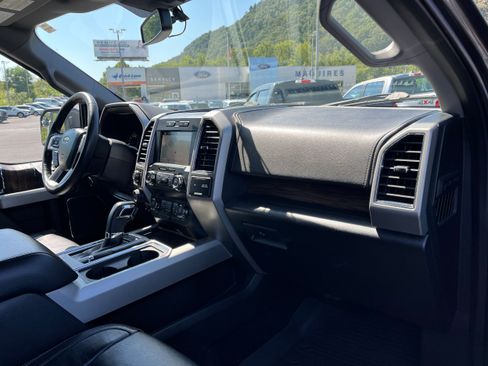 Used 2019 Ford F150 Lariat w/ Trailer Tow Package AWD/4WD image 7