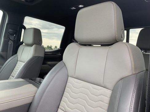 Used 2024 Chevrolet Silverado 1500 ZR2 image 46