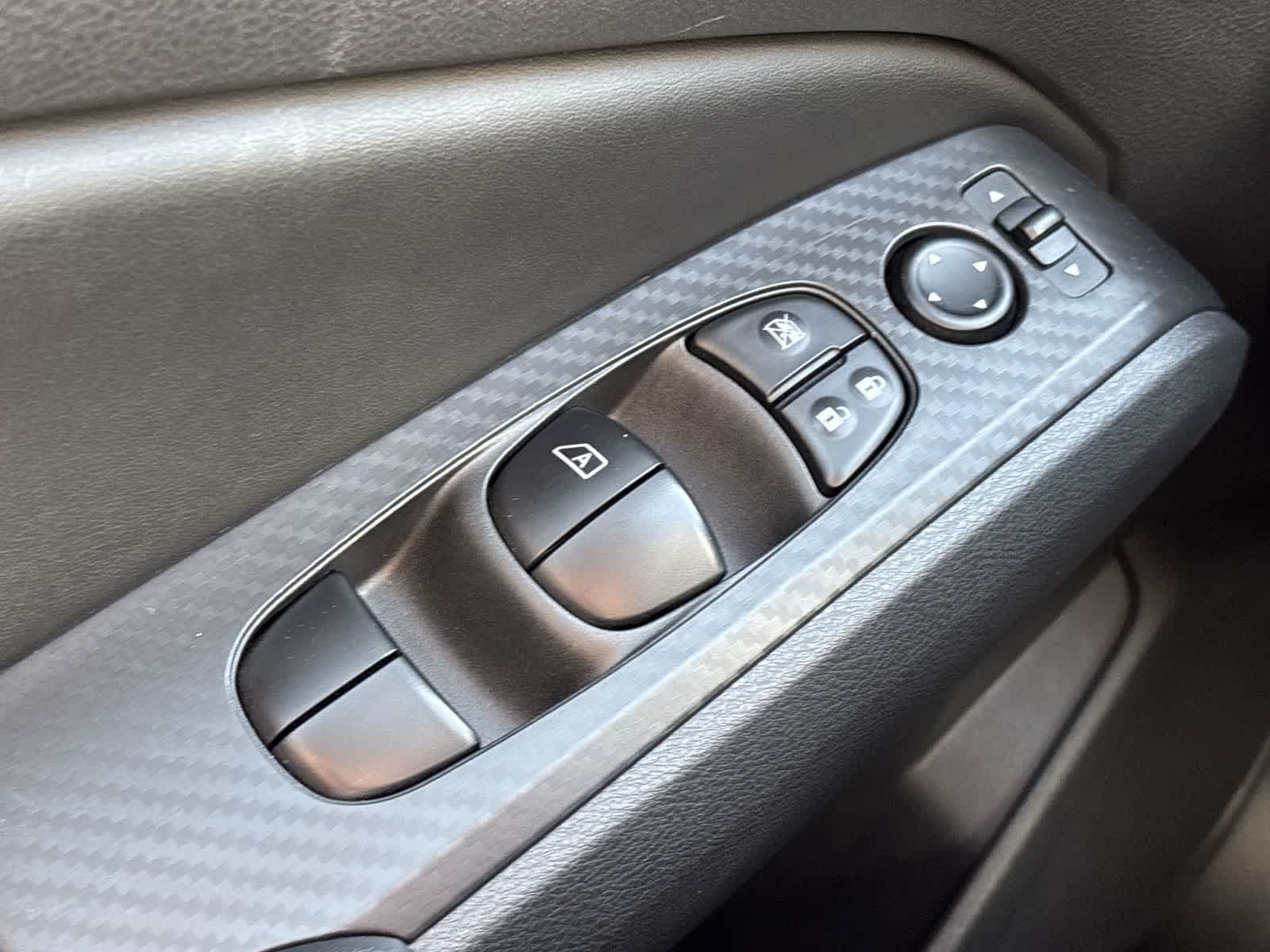 Used 2025 Nissan Altima 2.5 SV FWD image 30