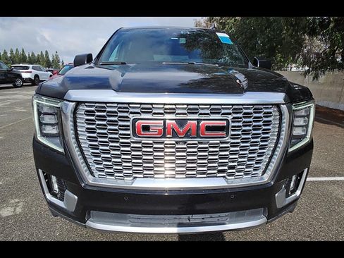 Used 2021 GMC Yukon XL Denali AWD/4WD image 16