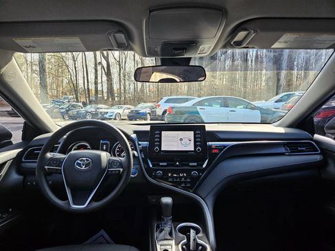 Used 2022 Toyota Camry LE image 20