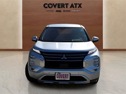 Used 2024 Mitsubishi Outlander SE image 8