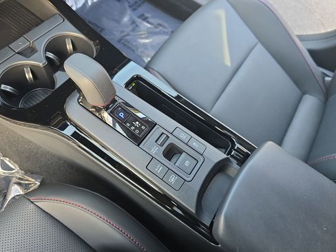 Used 2024 Toyota Prius Prime Premium image 26