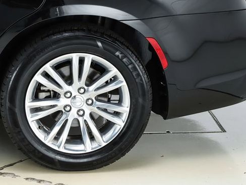 Used 2021 Chrysler 300 Touring L w/ Popular Equipment Group RWD image 9