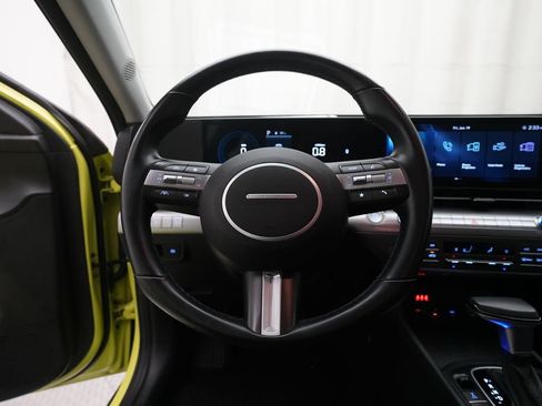 Used 2024 Hyundai Kona SEL AWD/4WD image 4