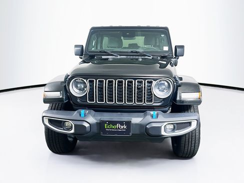 Used 2024 Jeep Wrangler Unlimited Sahara AWD/4WD image 2