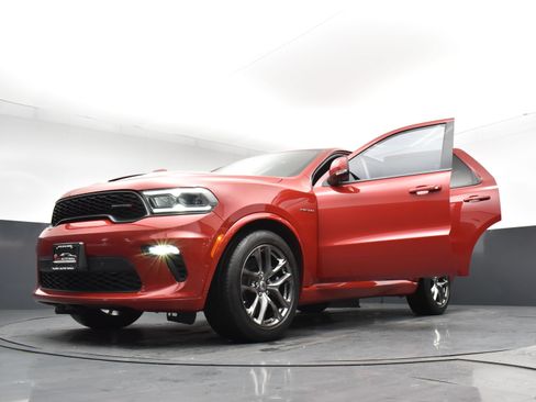 Used 2022 Dodge Durango R/T w/ Tow 'N Go Package AWD/4WD image 36