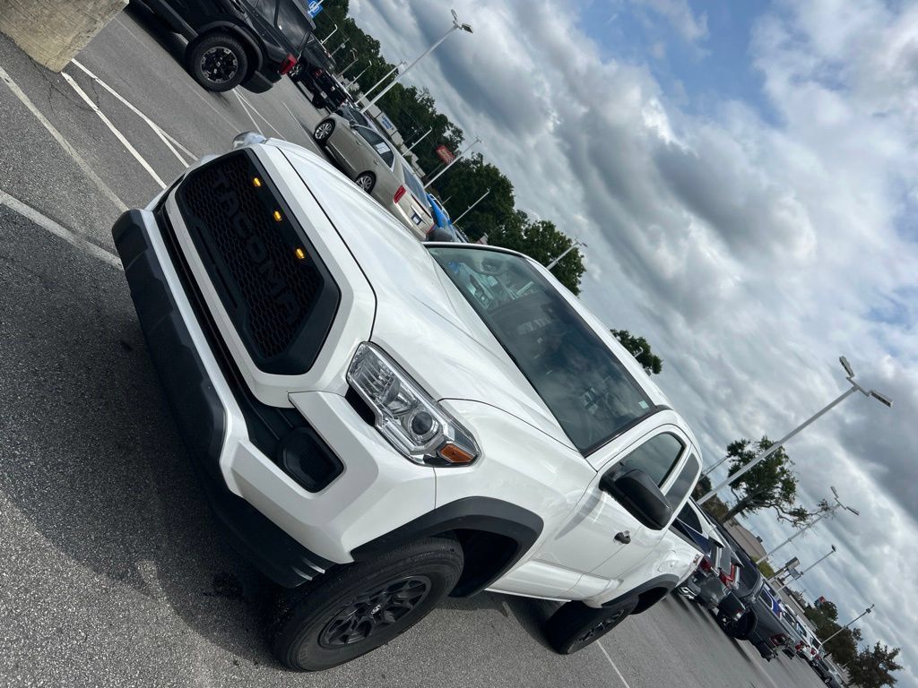 Used 2022 Toyota Tacoma SR w/ SX Package RWD image 5