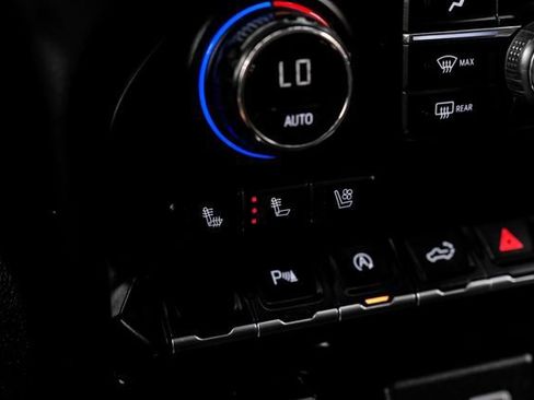 Used 2019 Chevrolet Silverado 1500 LTZ w/ LTZ Texas Edition AWD/4WD image 26