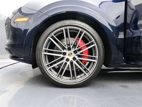 Used 2021 Porsche Cayenne GTS image 6