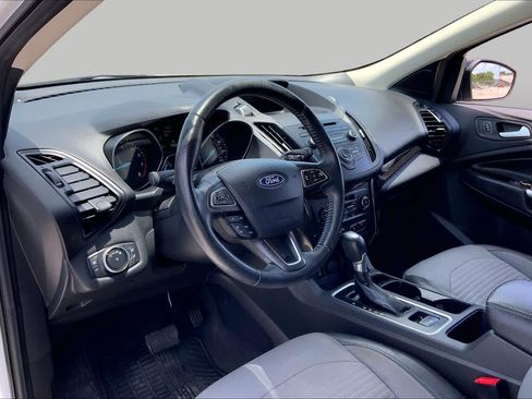 Used 2017 Ford Escape SE w/ SE Sport Appearance Package FWD image 17