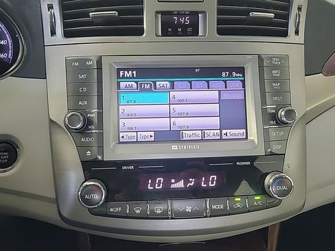 Used 2011 Toyota Avalon Limited FWD image 28