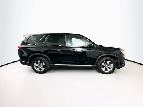Used 2025 Honda Pilot EX-L image 10
