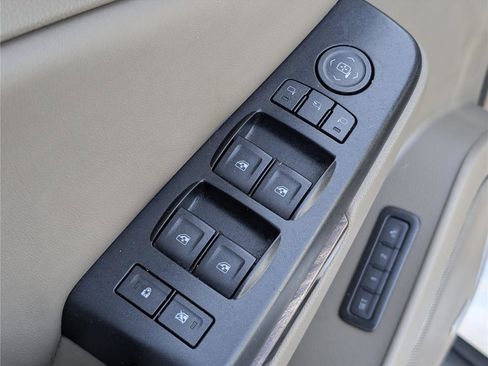 Used 2017 GMC Yukon SLT image 14