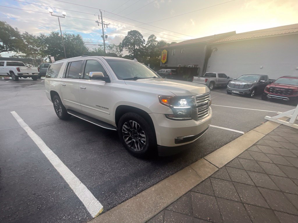 Used 2015 Chevrolet Suburban LTZ RWD image 2