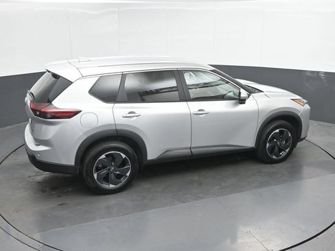 Used 2025 Nissan Rogue SV AWD/4WD image 30