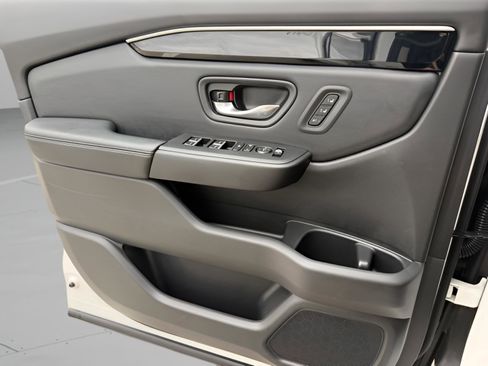 Certified 2024 Honda Pilot Touring image 22
