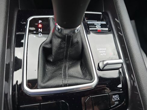 Used 2025 Jeep Compass Latitude image 29