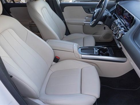 Certified 2025 Mercedes-Benz GLA 250 4MATIC image 21