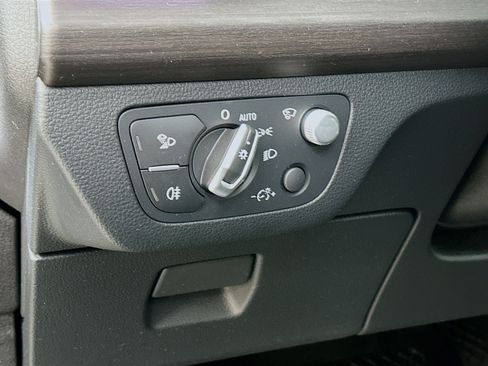 Used 2023 Audi Q5 2.0T Prestige image 10