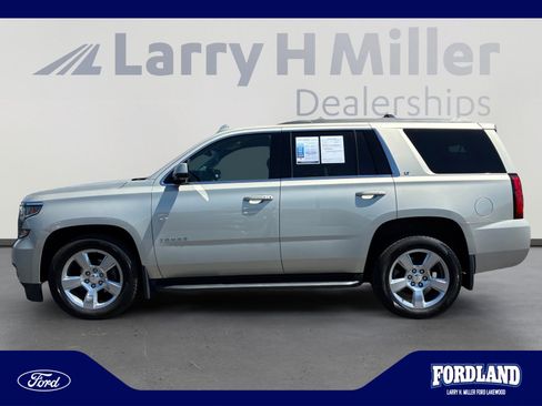 Used 2017 Chevrolet Tahoe LT w/ Luxury Package AWD/4WD image 2