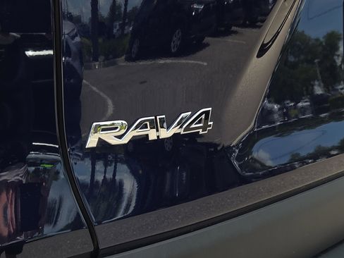 Certified 2025 Toyota RAV4 XLE w/ Convenience Package FWD image 31