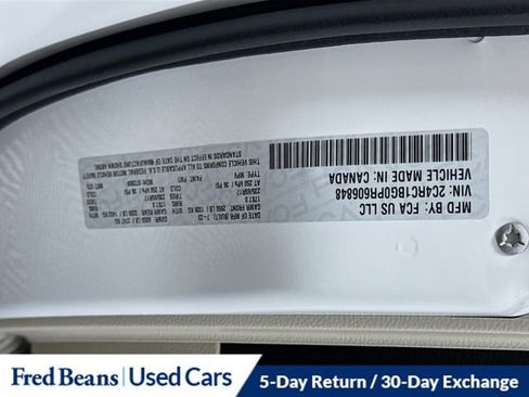 Used 2023 Chrysler Pacifica Touring-L FWD image 38
