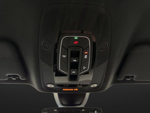 Used 2025 Audi Q5 2.0T Premium Plus w/ Premium Plus Package image 27