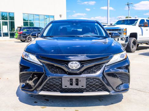 Used 2020 Toyota Camry XSE FWD image 3