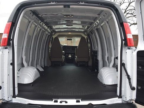 New 2025 Chevrolet Express 2500 Extended image 16