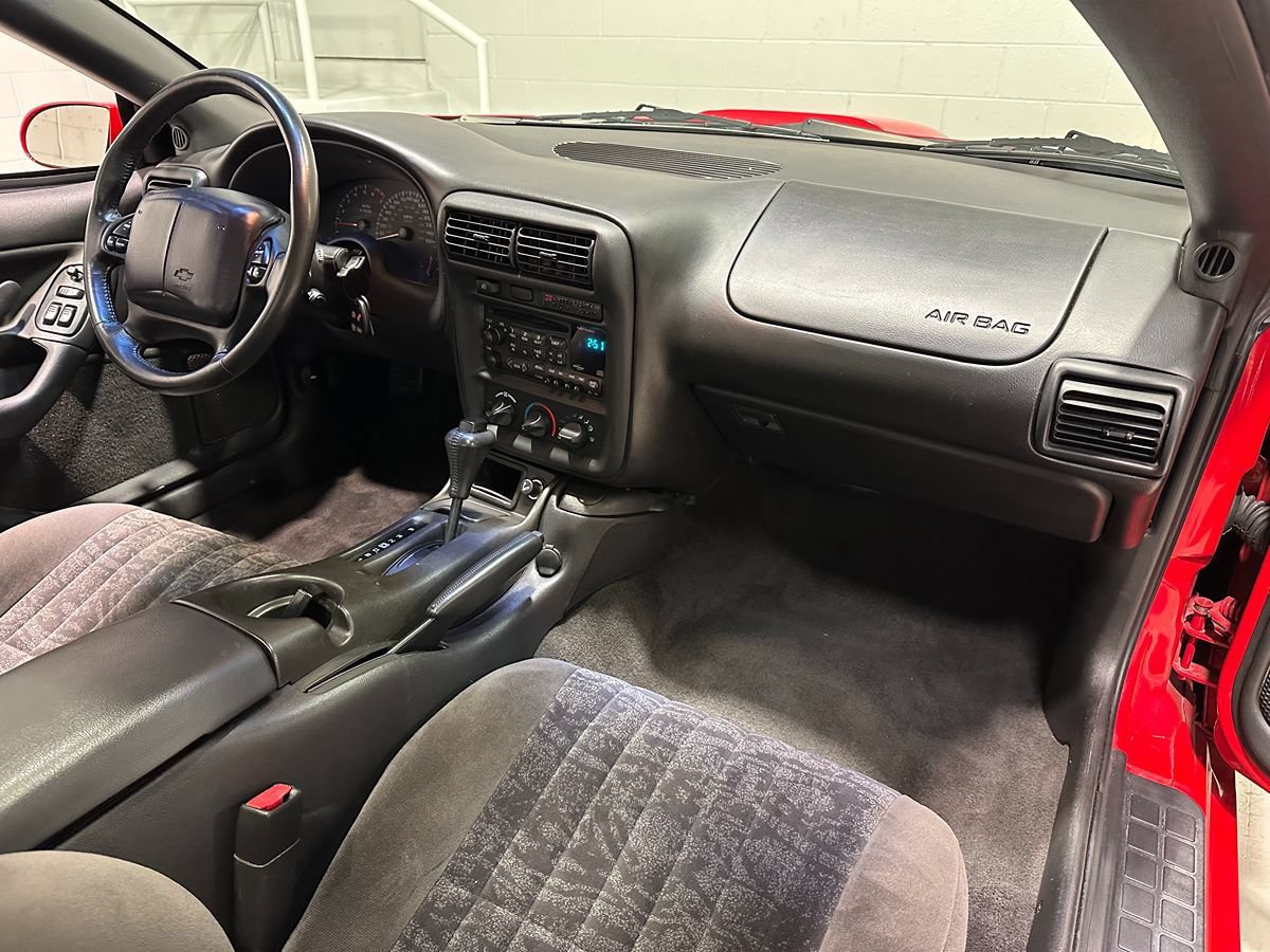 Used 2002 Chevrolet Camaro Z28 w/ SS Performance/Appearance Pkg RWD image 15