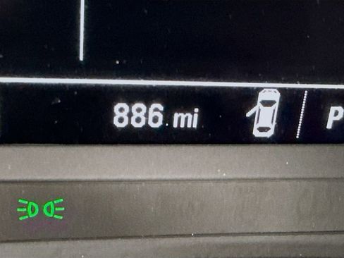 Used 2025 Chevrolet Trax RS w/ Sunroof Package image 4