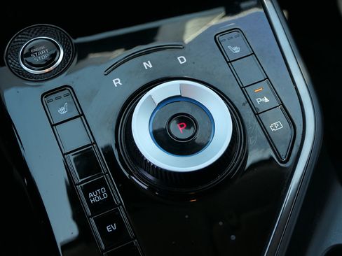 Used 2023 Kia Niro EX FWD image 19