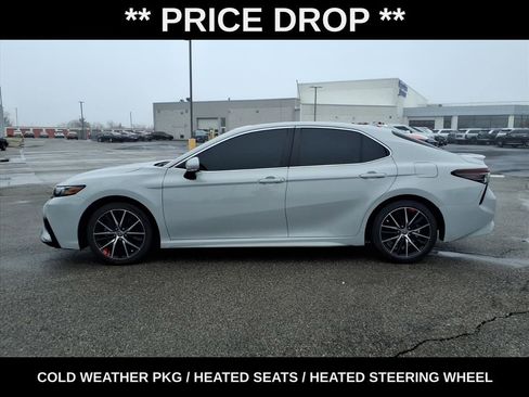 Used 2023 Toyota Camry SE w/ Cold Weather Package FWD image 5